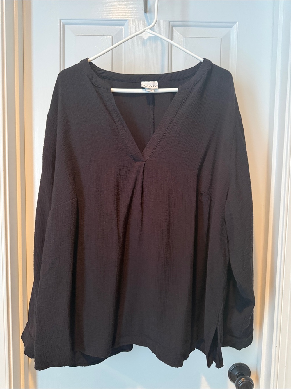 Ava & Viv Black V-Neck Textured Long Sleeve Tunic